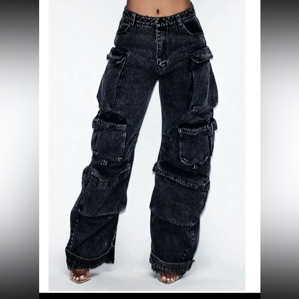 Baggy black denim high rise cargo jeans